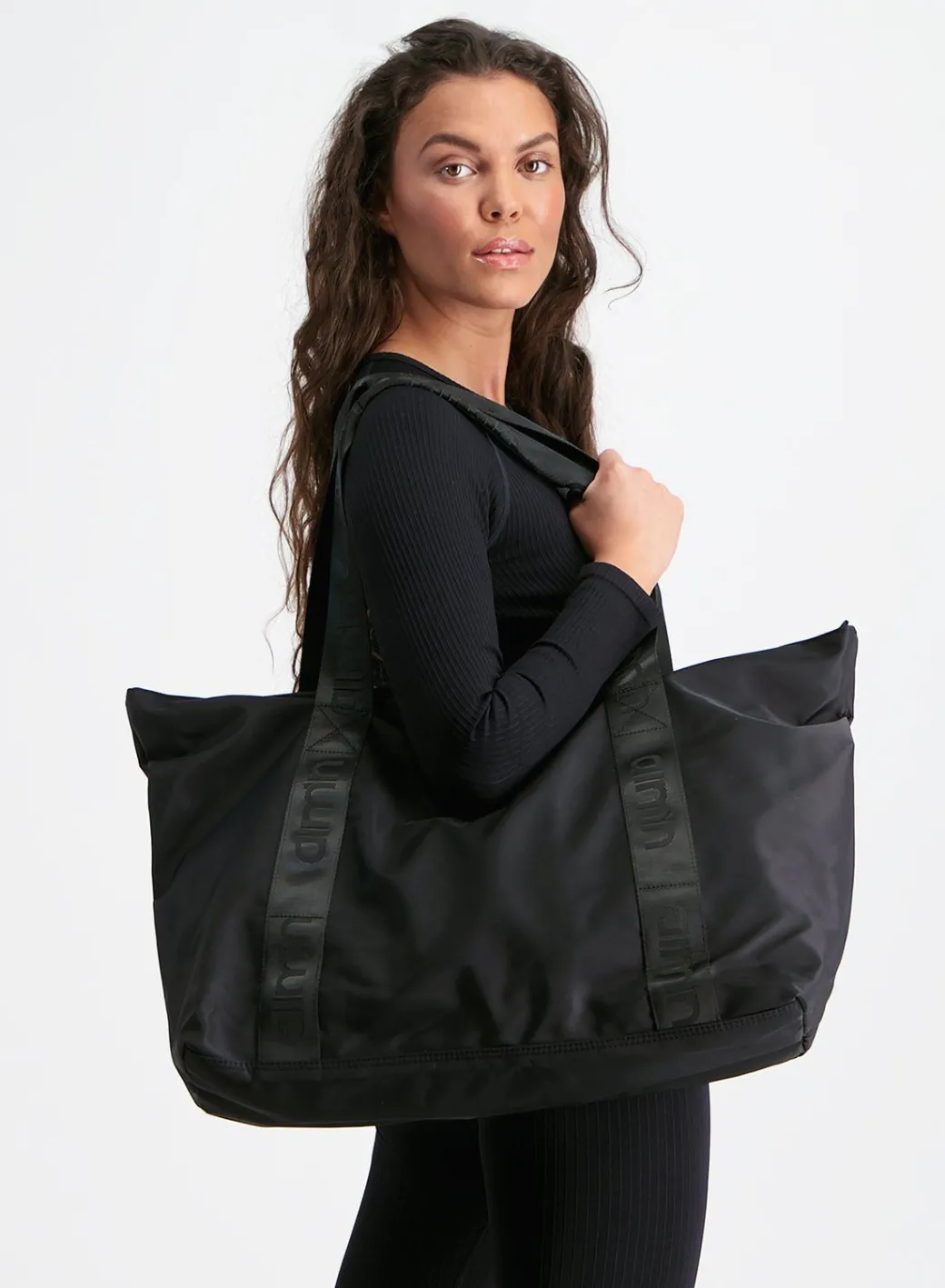 Black Weekend Bag*AIM’N Discount