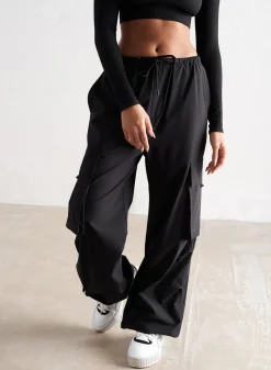 Windbreaker Parachute Pants*AIM’N Online