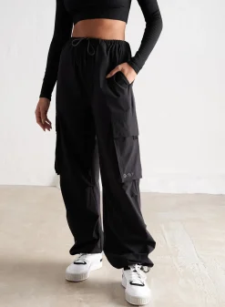 Windbreaker Parachute Pants*AIM’N Online