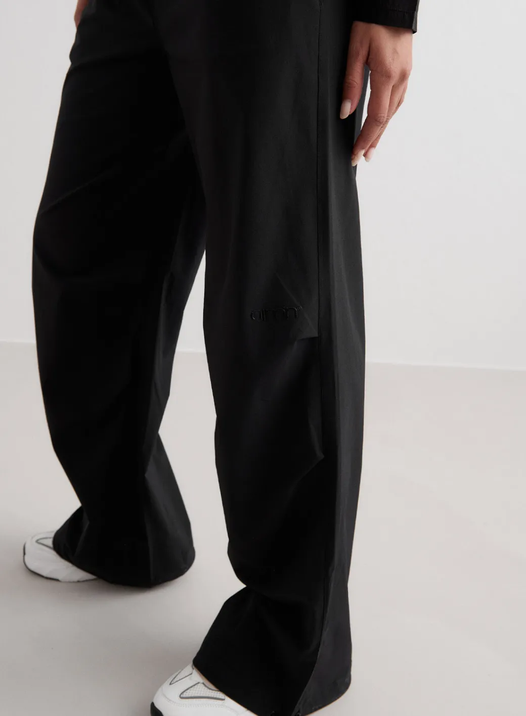 Windbreaker Plain Parachute Pants*AIM’N Hot