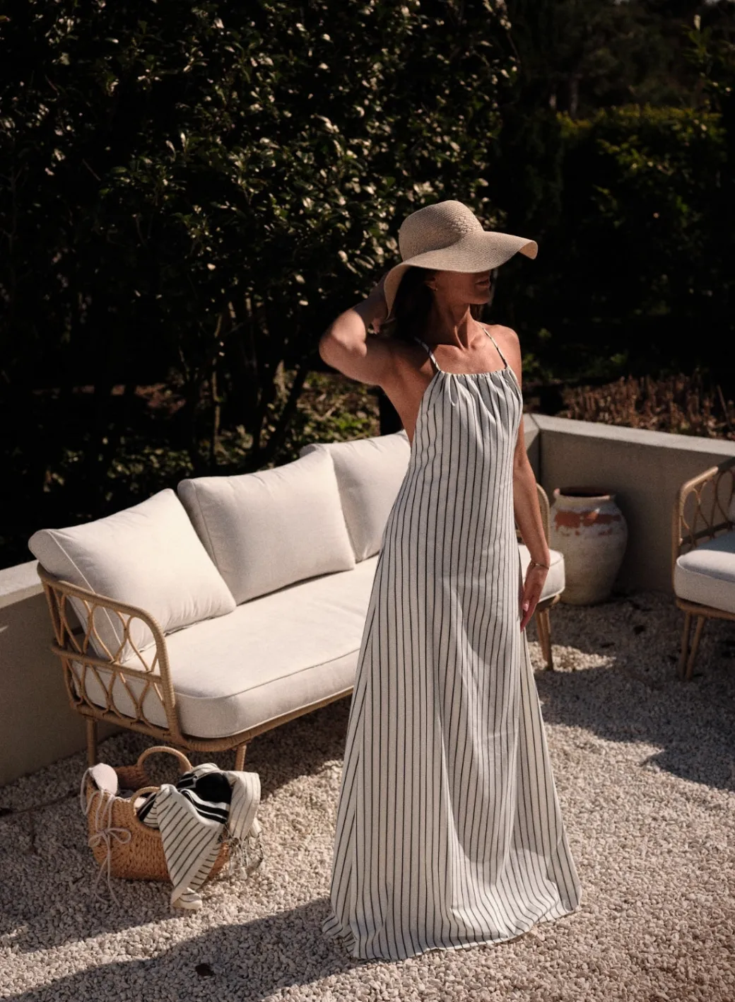 Off-white Flowy Long Dress*AIM’N Hot